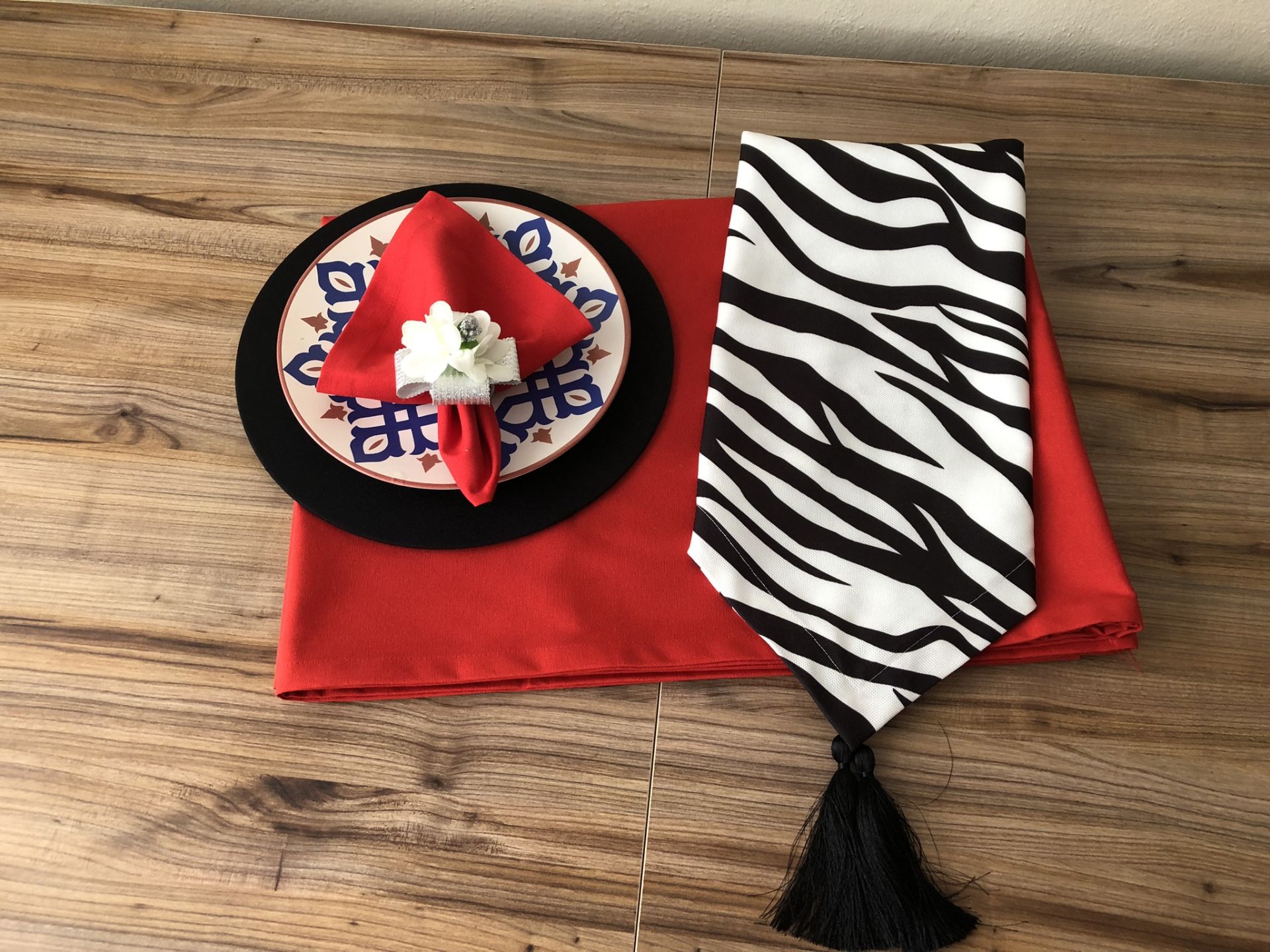 SOFRA SUNUM SETİ ZEBRA DESENLİ