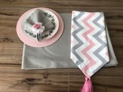 SOFRA SUNUM SETİ BEYAZ ZEMİN ÜZERİNE GRİ-PEMBE ZİGZAG DESENLİ