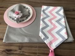 SOFRA SUNUM SETİ BEYAZ ZEMİN ÜZERİNE GRİ-PEMBE ZİGZAG DESENLİ