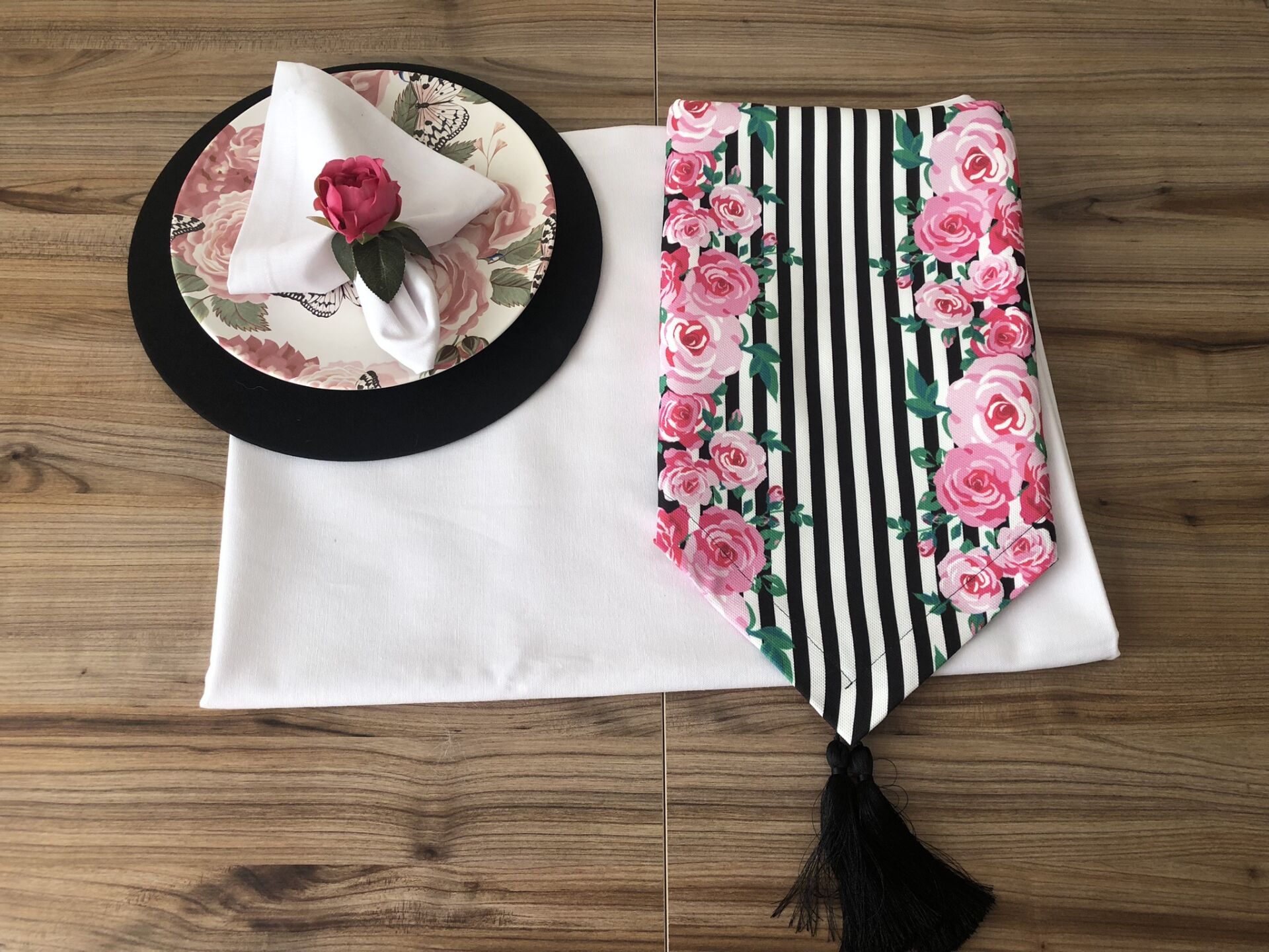 SOFRA SUNUM TAM SET PEMBE ÇİÇEK DESENLİ