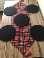 NEW YEAR'S PLAID PATTERNED RUNNER & CUPLA