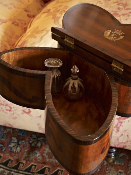 THE BUTTERFLY ACCENT TABLE