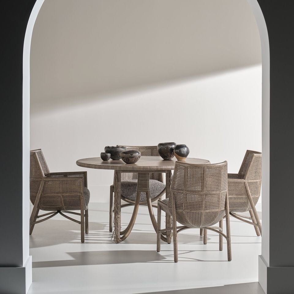 TARU ARM CHAIR