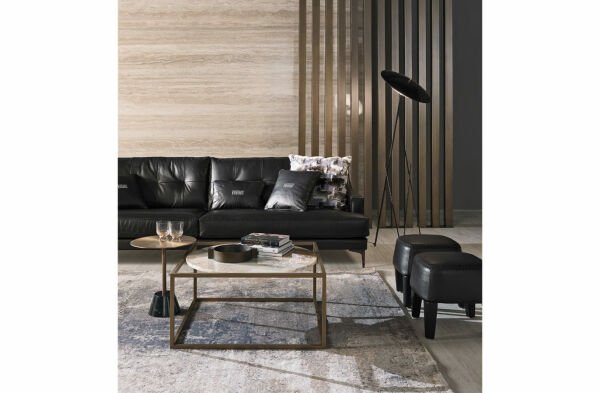 QUEENS SIDE TABLES