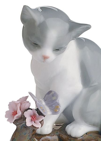 BLOSSOMS FOR THE KITTEN