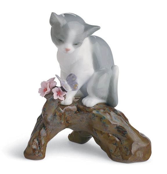 BLOSSOMS FOR THE KITTEN