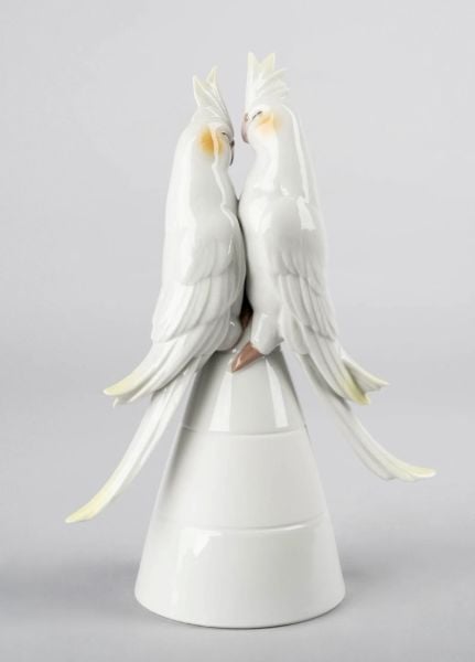 NYMPHS IN LOVE