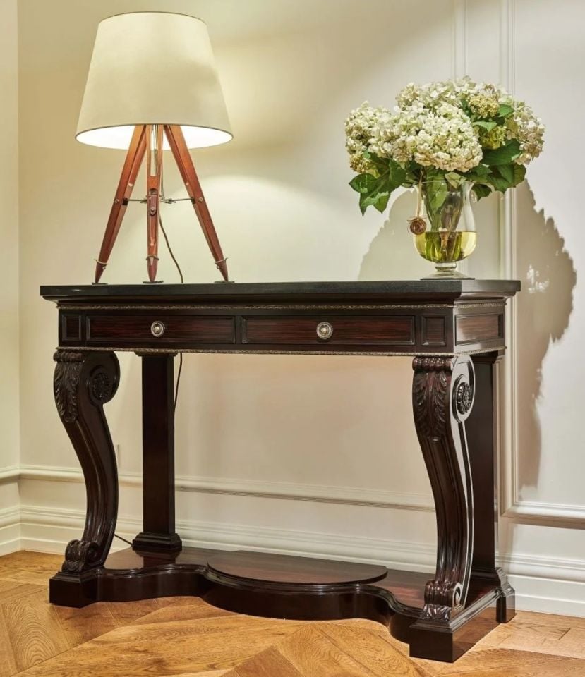 CLIVEDON CONSOLE