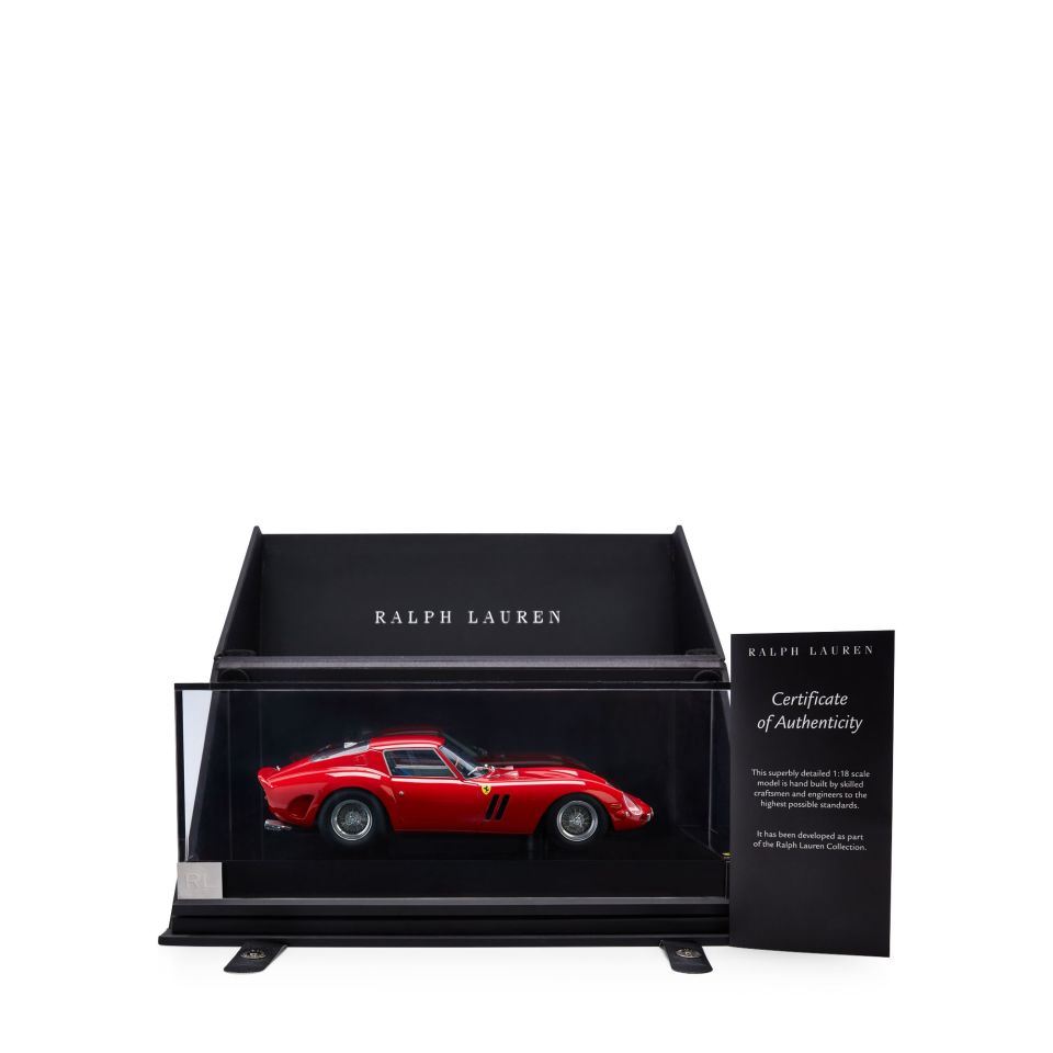 FERRARI 250 GTO MODEL CAR RED (M)