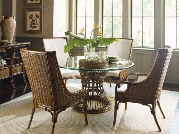 LATITUDE DINING TABLE