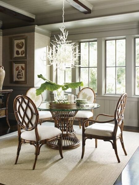 LATITUDE DINING TABLE