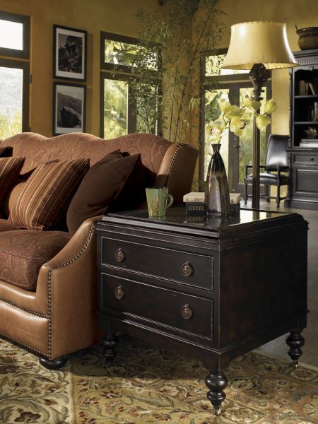 NELSON END TABLE