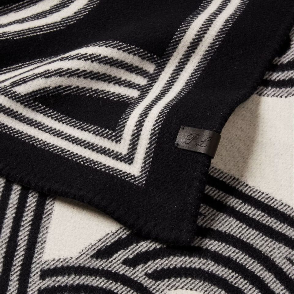 BERKEN THROW BLANKET