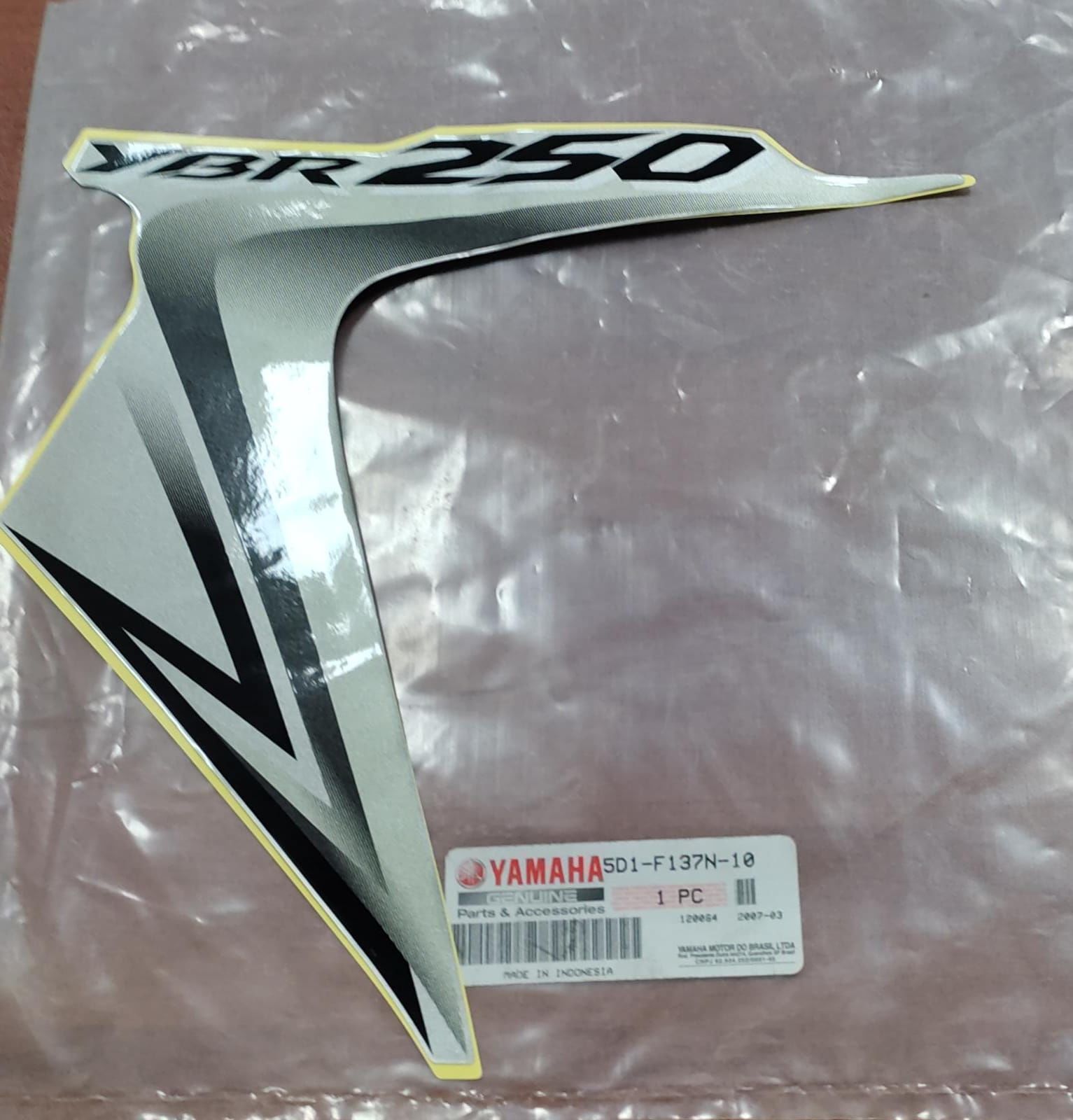 YAMAHA YBR 250cc ORİJİNAL KAPORTA SOL STICKER 5D1-F137N-10