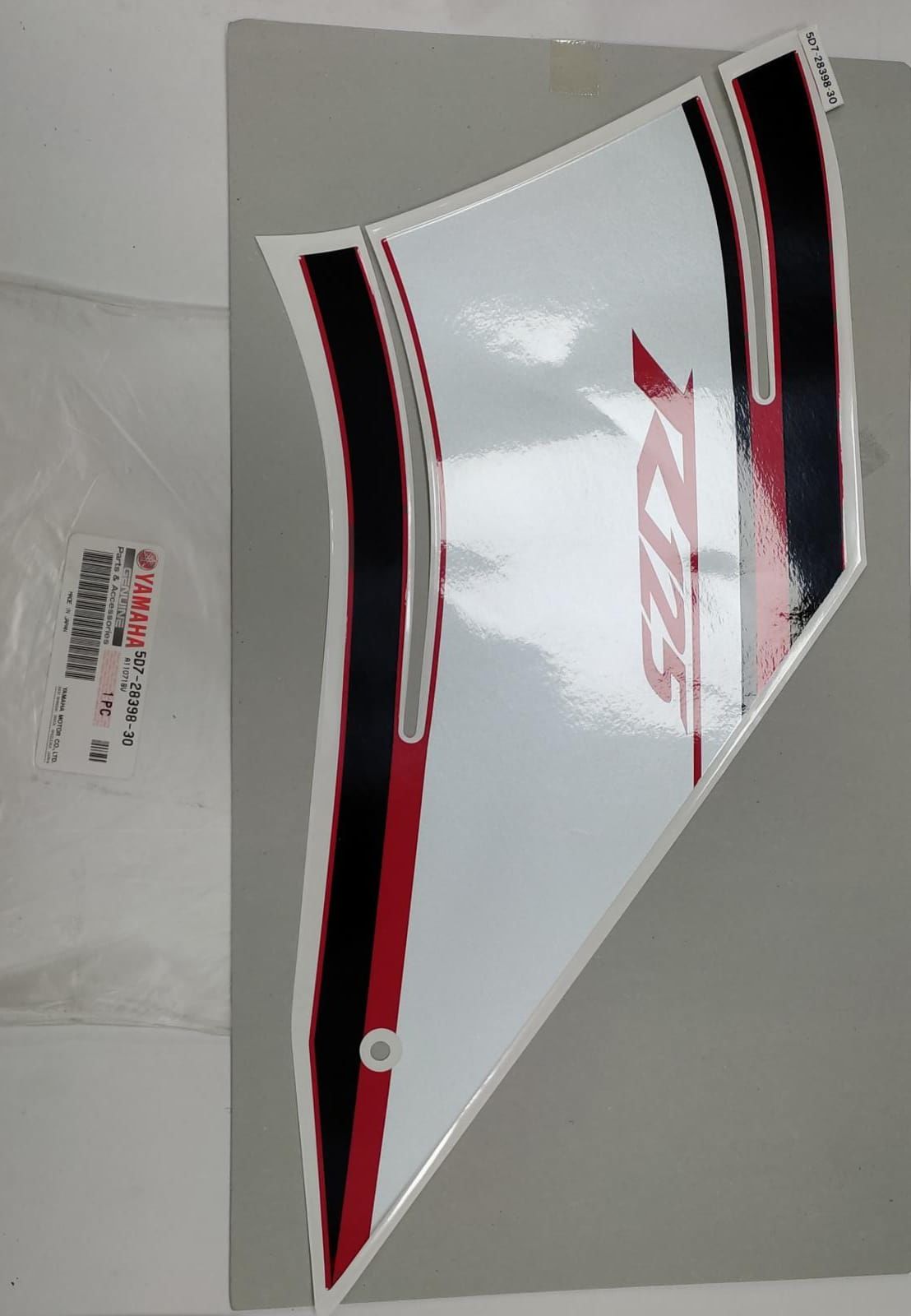 YAMAHA YZF R125 ORİJİNAL DEPO YAN GRENAJ STICKER 5D7-28398-30