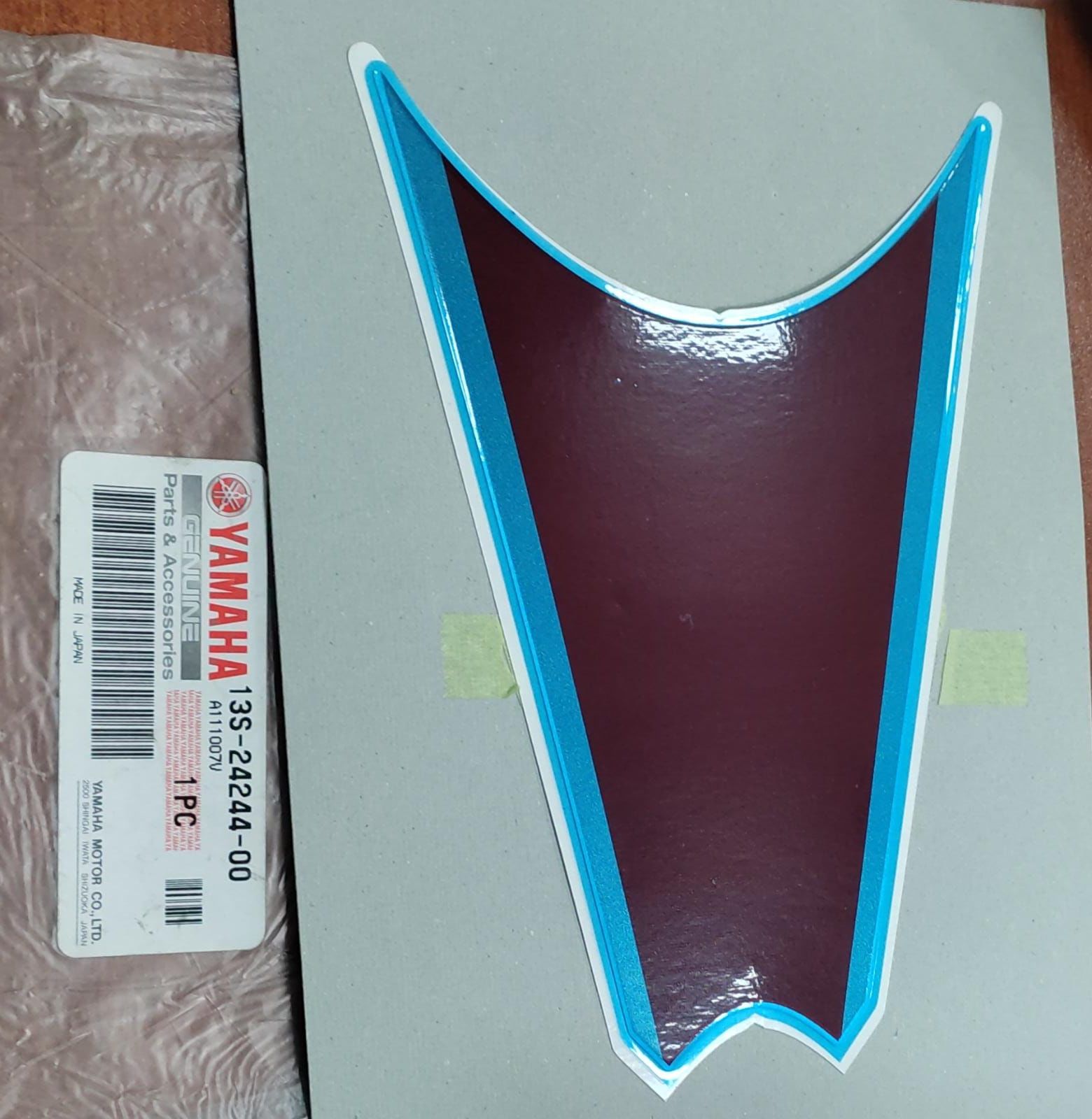 YAMAHA YZF R6 YAKIT DEPOSU STICKER 13S-24244-00
