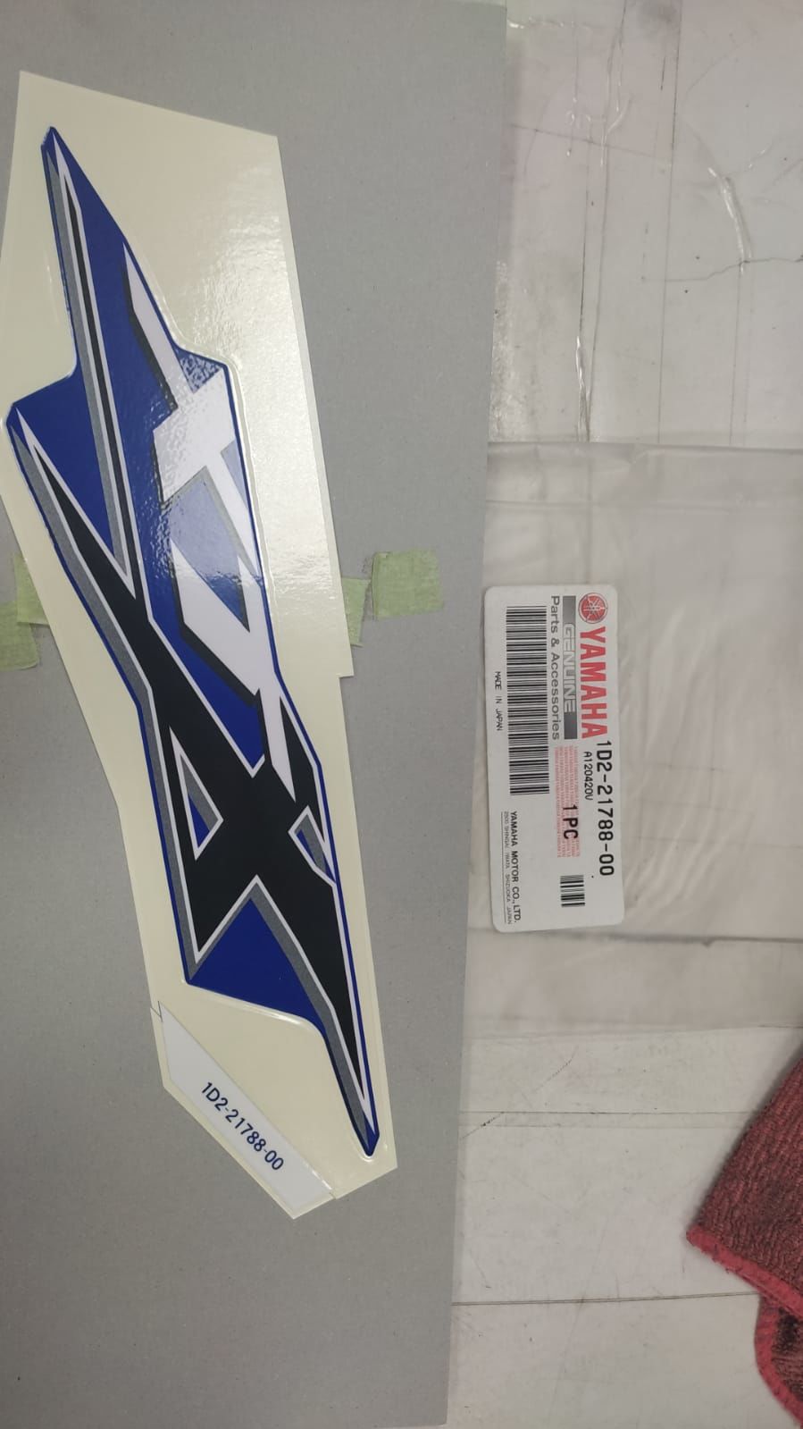 YAMAHA XT600 (CROSS) ORİJİNAL ETİKET STICKER 1D2-21788-00