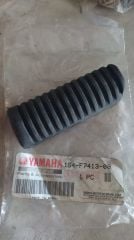 YAMAHA YBR 250cc ORİJİNAL ÖN BASAMAK PLASTİĞİ 1S4-F7413-00