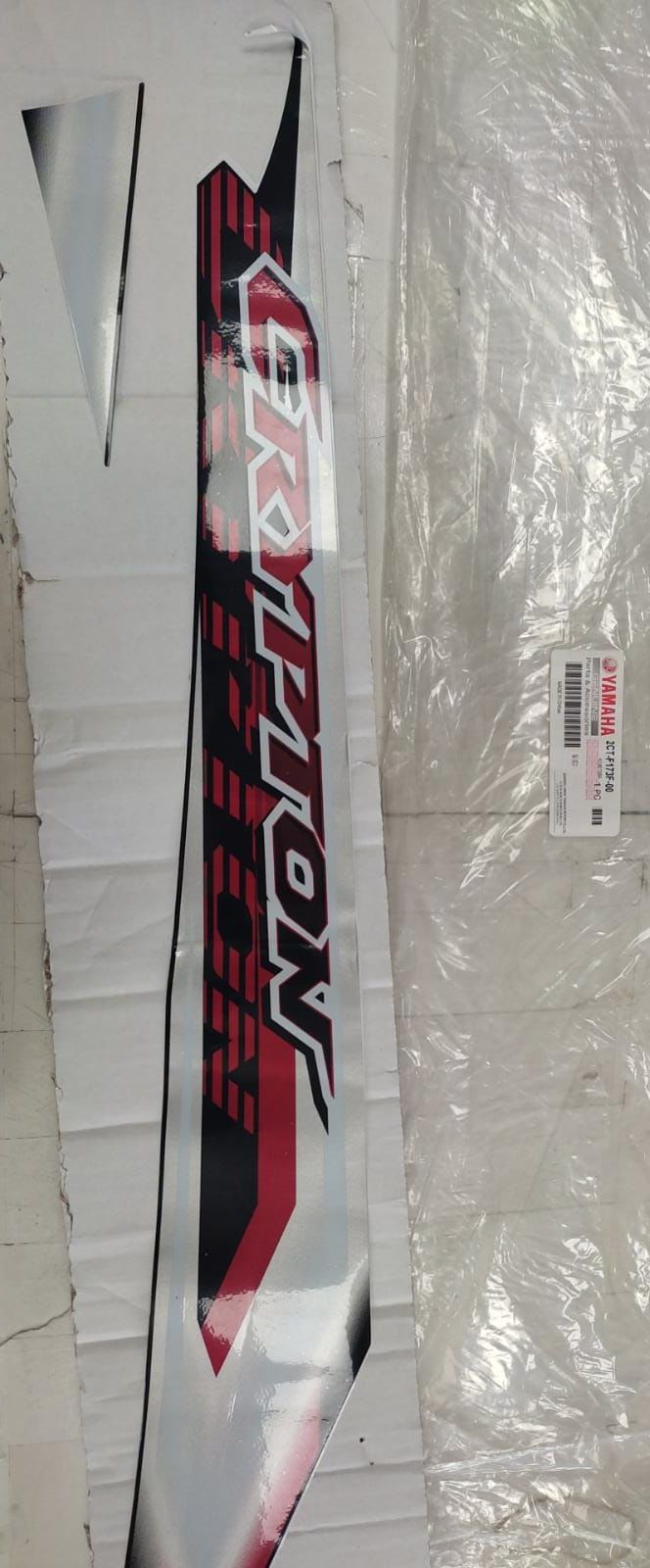YAMAHA T110C ORİJİNAL YAN KAPAK ETİKET STICKER 2CT-F173F-00