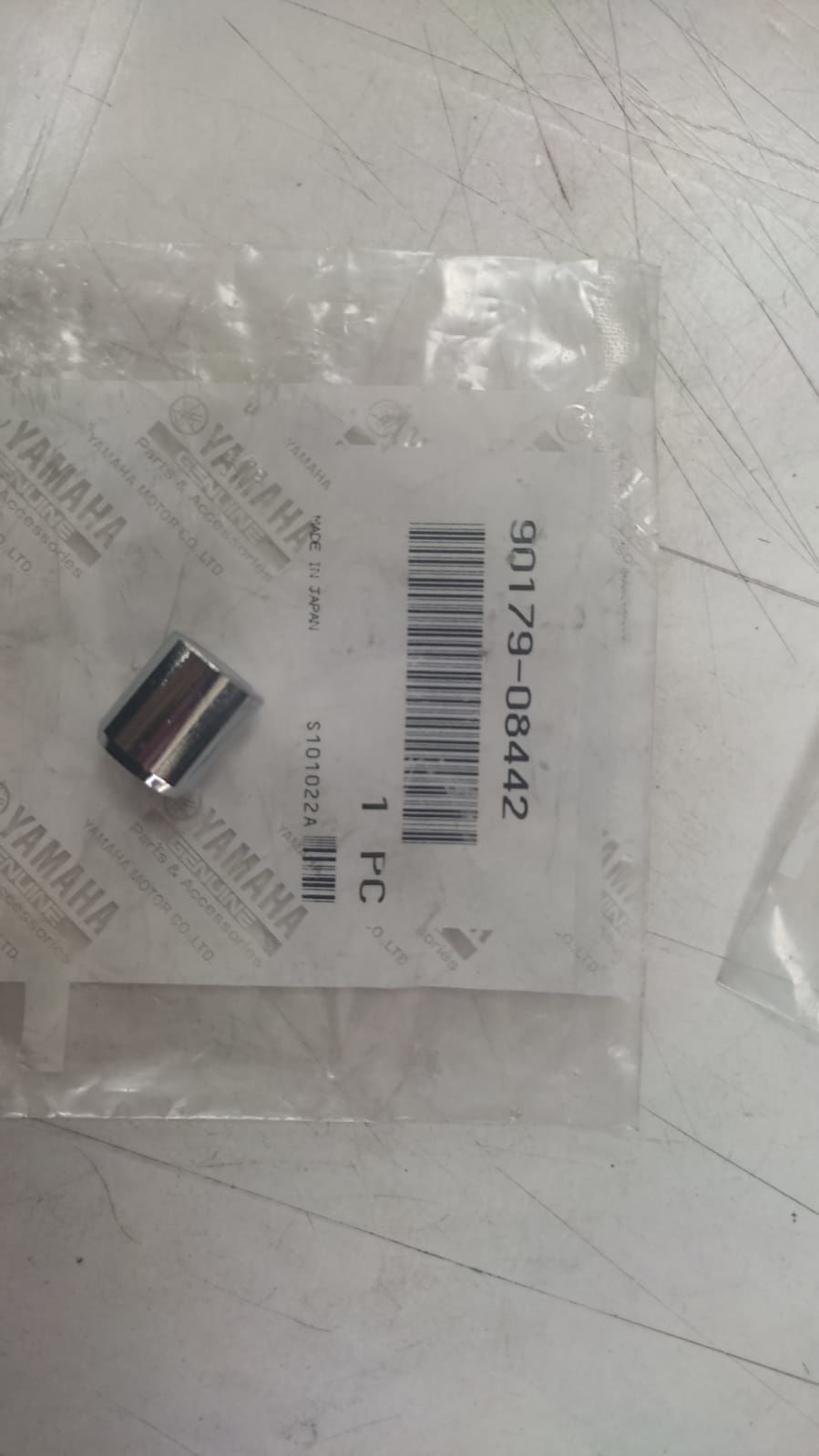 YAMAHA MT10/R1 ORİJİNAL EGSOZ SOMUNU 90179-08442