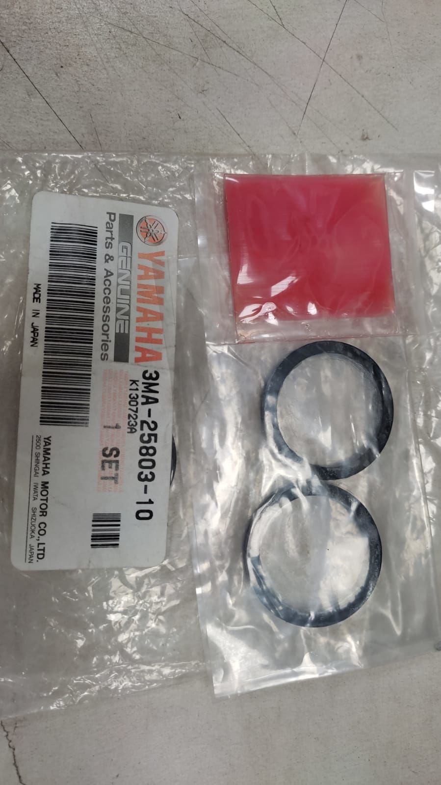YAMAHA MT07-09-10/FZ09 ORİJİNAL ÖN FREN KALİPER KEÇE SETİ 3MA-25803-10