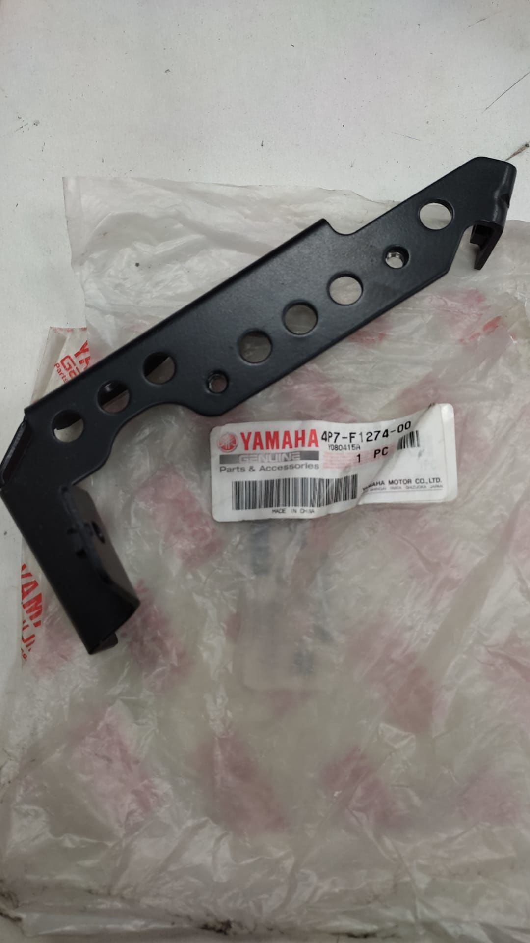 YAMAHA CYGNUS 125cc ORİJİNAL SAŞE BAĞLANTI BRAKETİ 4P7-F1274-00
