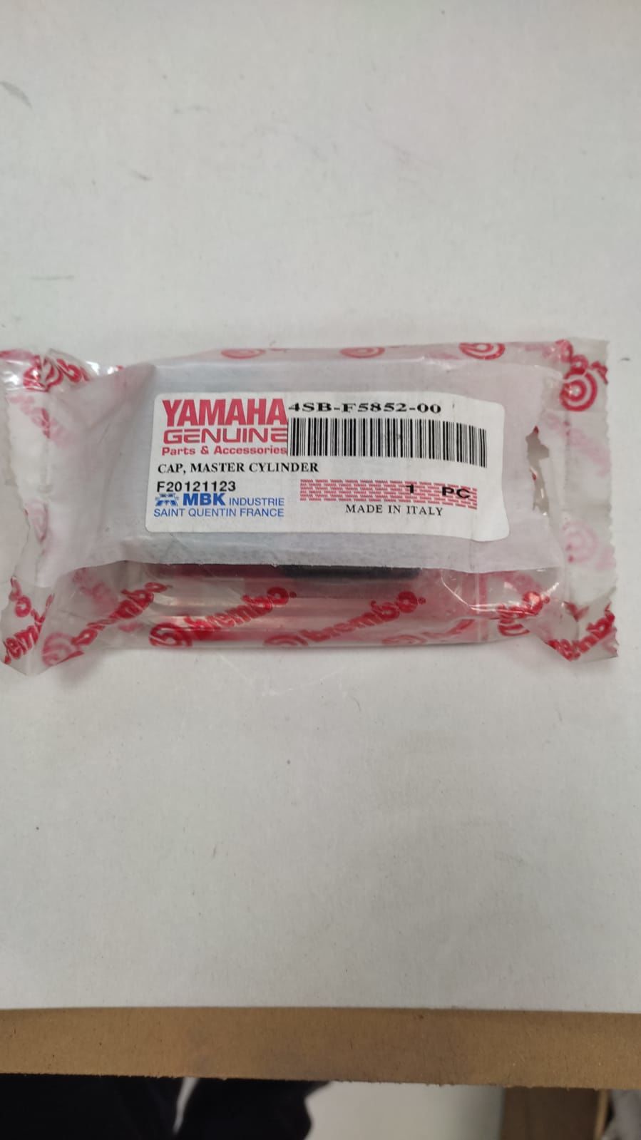 YAMAHA WR125X/YZF R125cc HİDROLİK HAZNE KAPAĞI 4SB-F5852-00