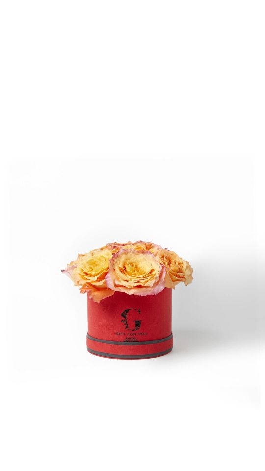 Kırmızı Mini Kutuda Turuncu Güller