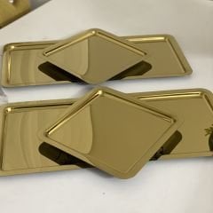PASLANMAZ ÇELİK GOLD KAPLAMA 6 LI KARE MODEL SUNUM TEPSİSİ