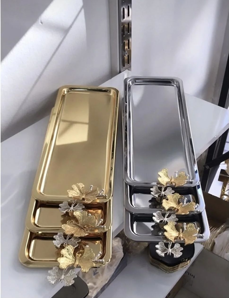 2 RENK GOLD VE GÜMÜŞ 6 LI DİKDÖRTGEN SUNUM TEPSİSİ KELEBEK
