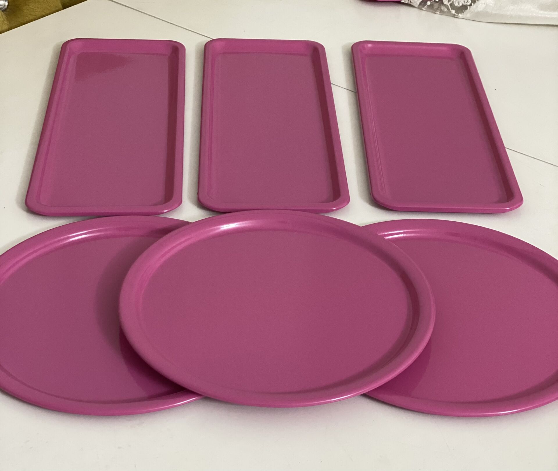PEMBE RENK DİKDÖRTGEN VE YUVARLAK MODEL 6 LI SUNUM TEPSİSİ