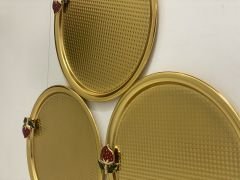 3 LÜ GOLD YUVARLAK MODEL SUNUM TEPSİSİ ÇİLEK AKSESUARLI