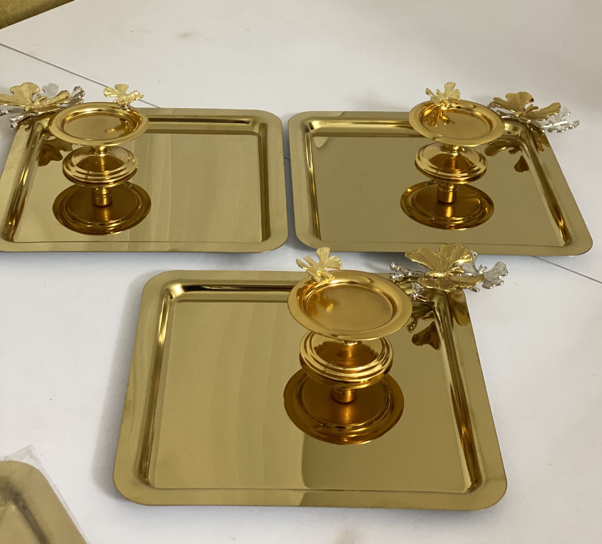 2 MODEL 3 LÜ GOLD KARE TEPSİ VE KELEBEKLİ GOLD MAKARONLUK