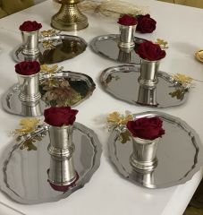 ÇELİK OVAL 20*25 CM SUNUM TEPSİSİ VE KIRMIZI GÜLLÜ GÜMÜŞ GÜL KOVASI