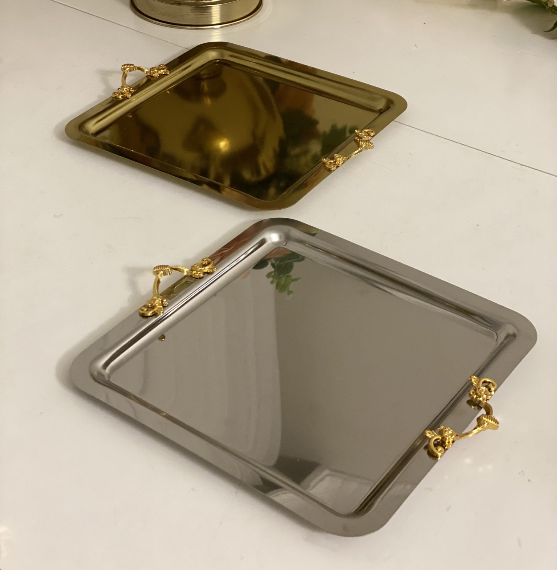 GOLD VE GÜMÜŞ KARE MİNİK KULPLU 2 Lİ SERVİS VE SUNUM TEPSİSİ