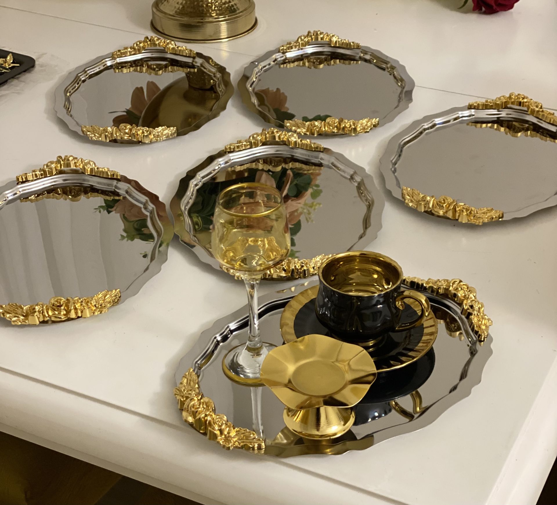 20*25 CM PASLANMAZ ÇELİK OVAL MODEL 6 ADET KULPLU SERVİS TEPSİSİ