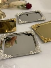 GOLD VE GÜMÜŞ KARE 4 LÜ DÖRT KENAR GÜL AKSESUARLI SUNUM TEPSİSİ