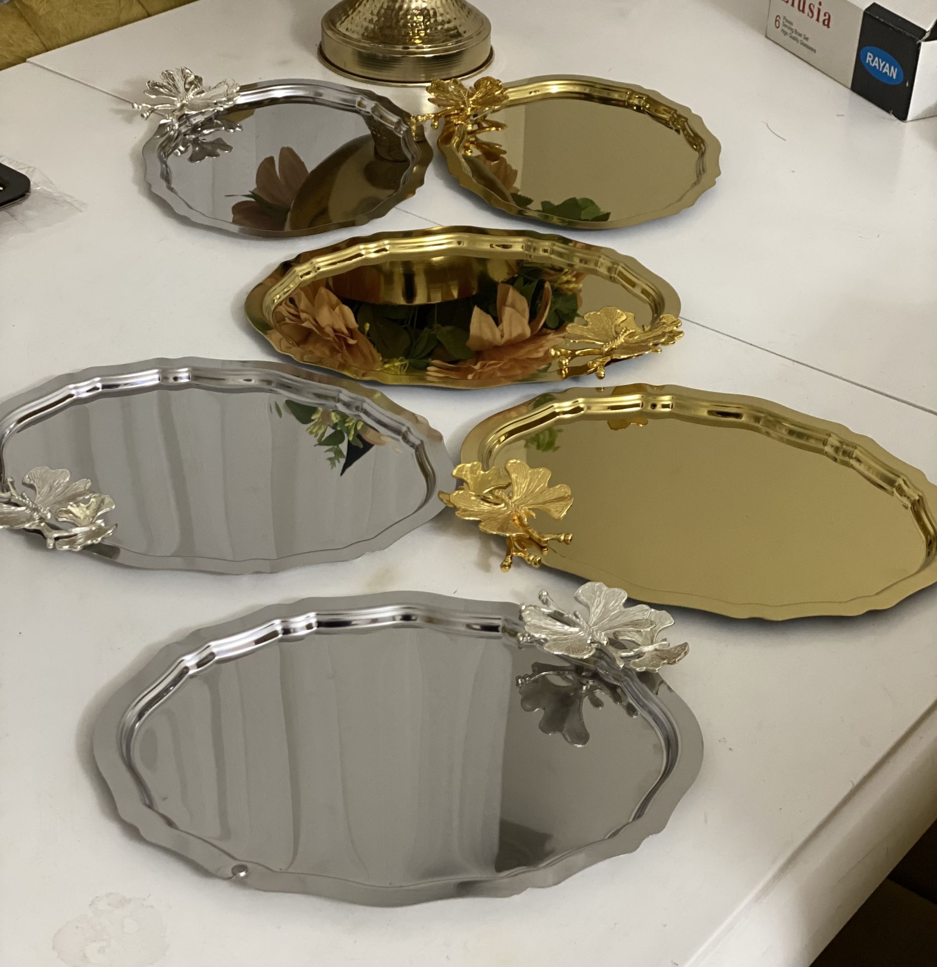 20*25 CM GOLD VE GÜMÜŞ OVAL 6 ADET SUNUM TEPSİSİ KELEBEK AKSESUARLI