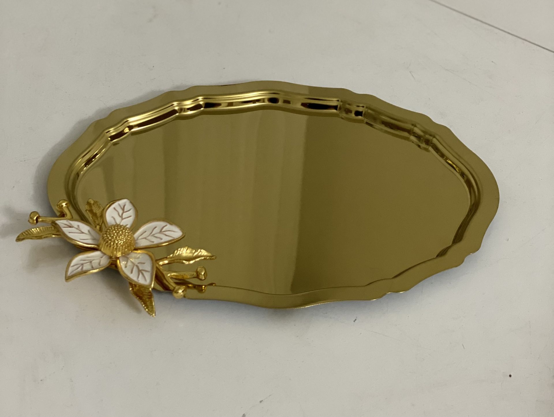 20*25 CM GOLD OVAL 1 ADET BÜYÜK ÇİÇEKLİ SUNUM TEPSİSİ