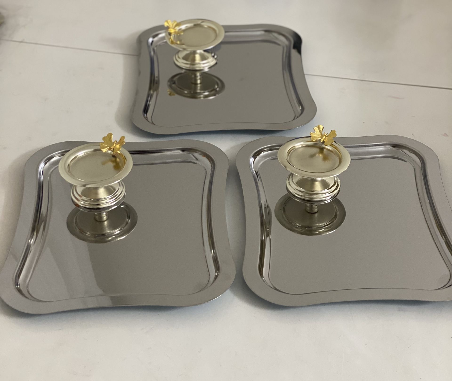 2 MODEL 3 LÜ ÇELİK SERVİS TEPSİSİ VE GÜMÜŞ KELEBEKLİ MAKARONLUK 26 CM