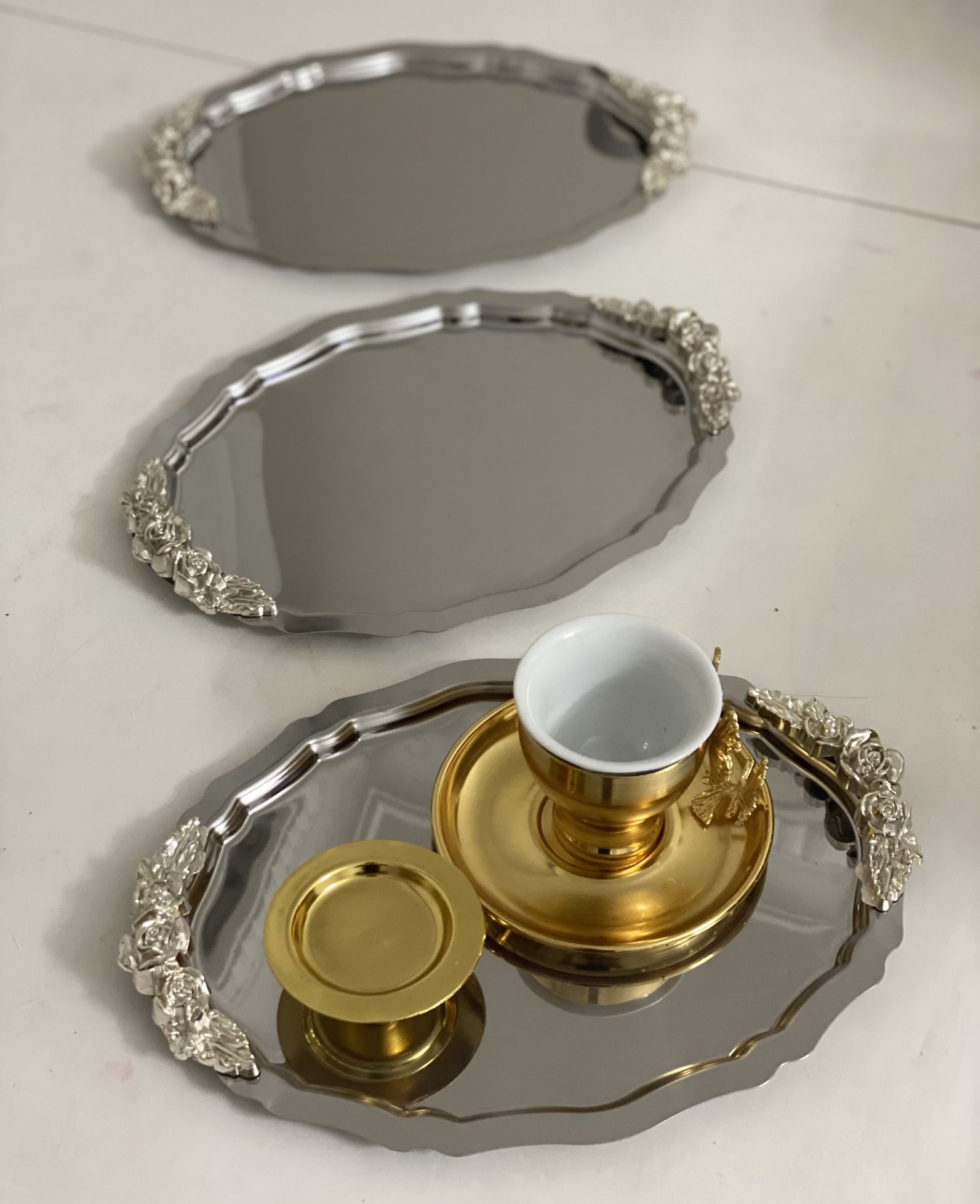 PASLANMAZ ÇELİK OVAL MODEL 6 ADETGÜMÜŞ KULPLU SUNUM TEPSİSİ