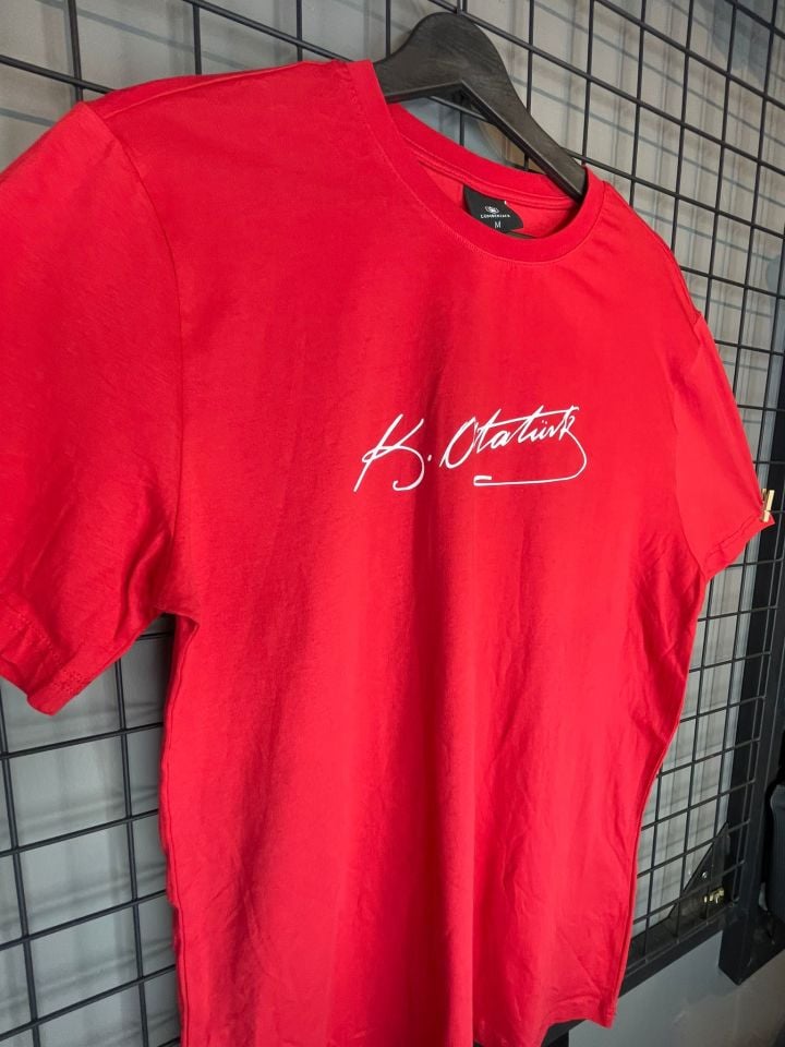 Atatürk İmza Tshirt Kırmızı