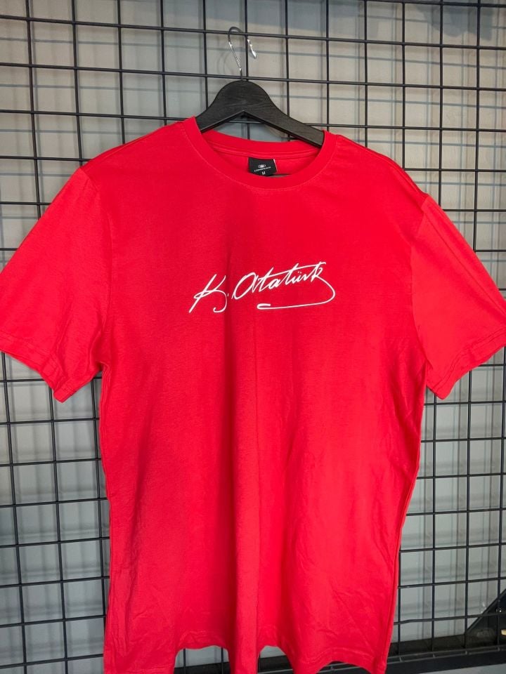 Atatürk İmza Tshirt Kırmızı