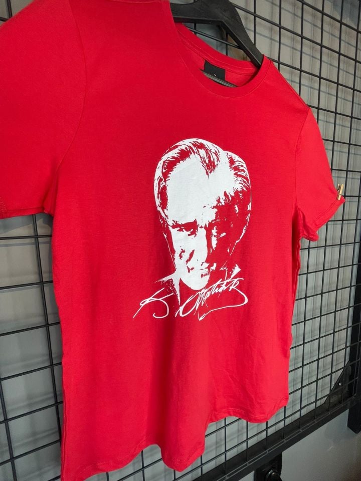 Atatürk Tshirt Kırmızı