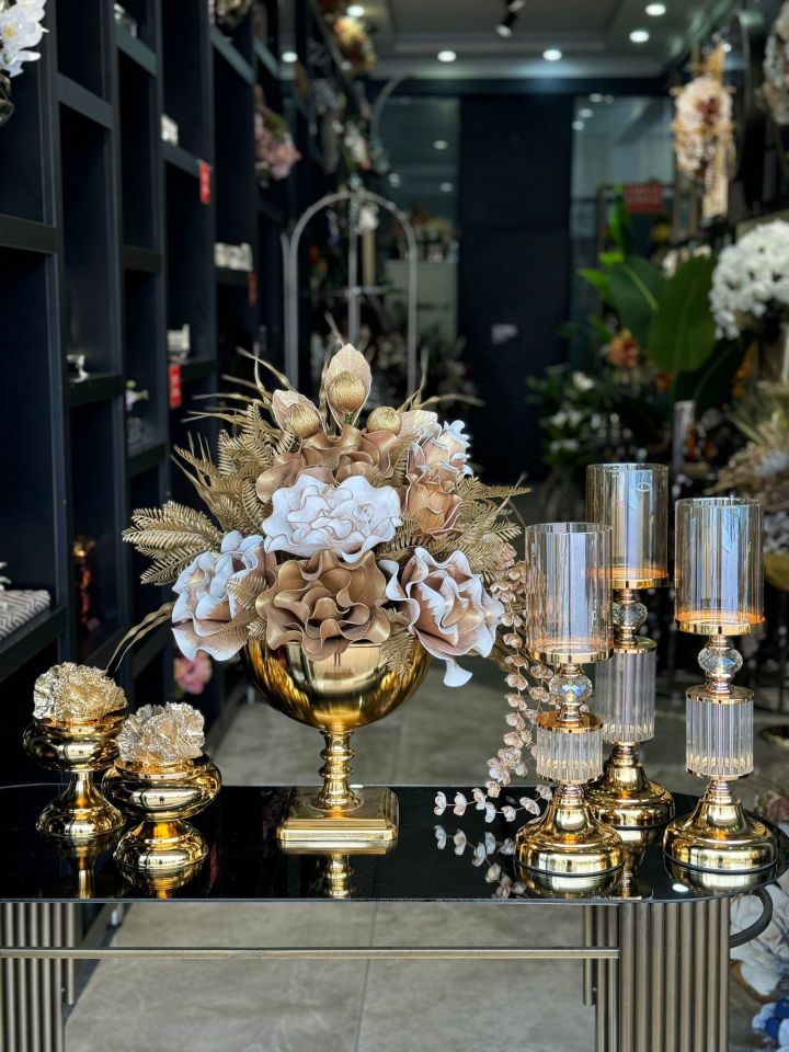 Yapay Çiçekli Gold Kare Ayak Vazo Şamdanlı Set No:5