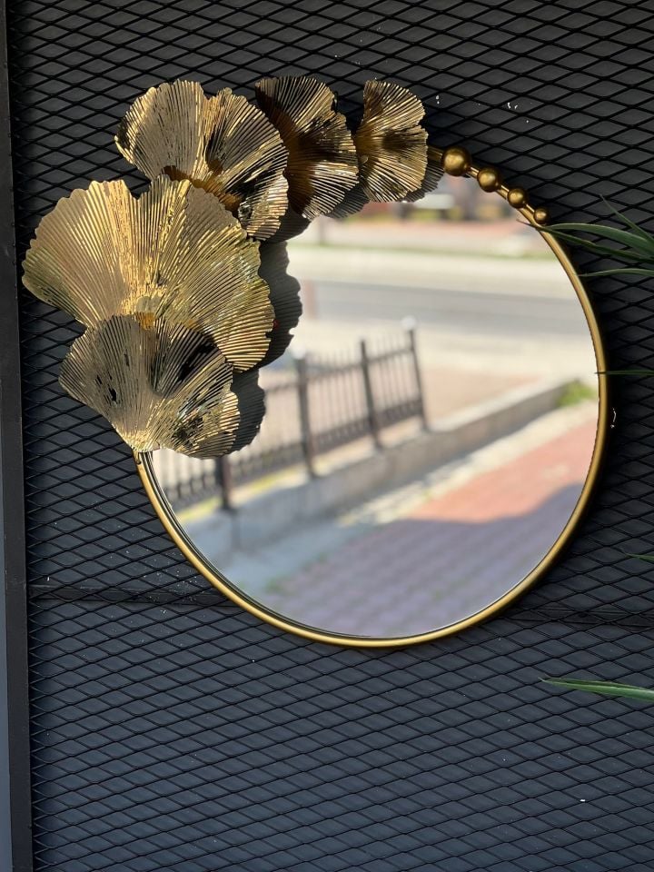 Metal Çiçekli Ayna