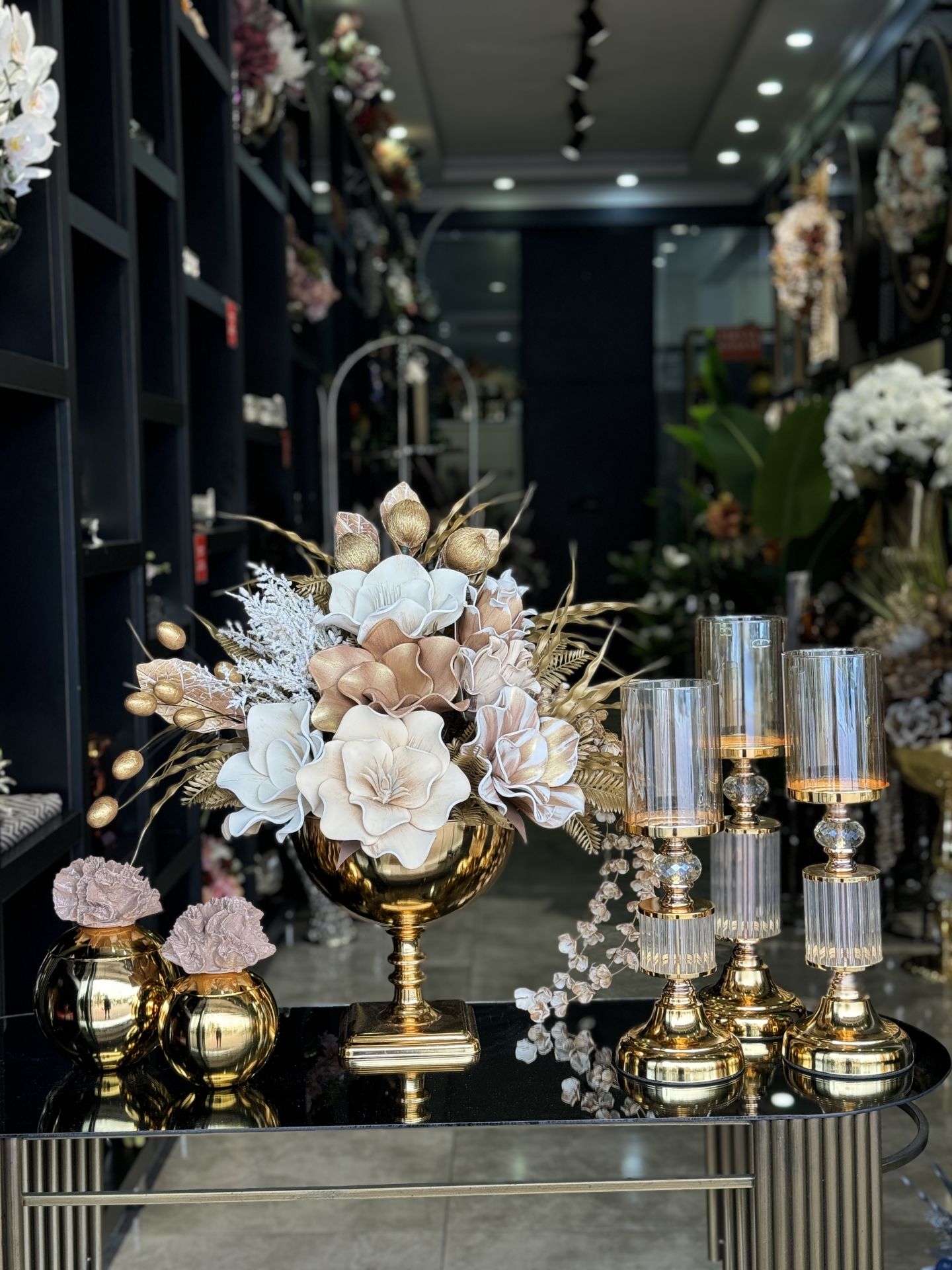 Yapay Çiçekli Gold Kare Ayak Vazo Şamdanlı Set No:  10