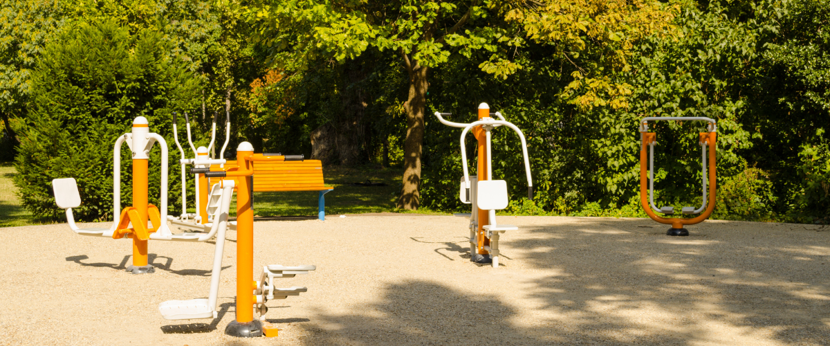 Nesilleri Bir Araya Getiren Yaşsız Parklar ve Çok Amaçlı Spor Alanları 