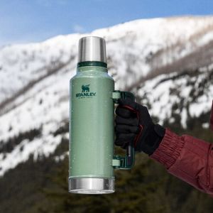 Stanley 2.3 L Klasik Vakumlu Çelik Termos Yeşil