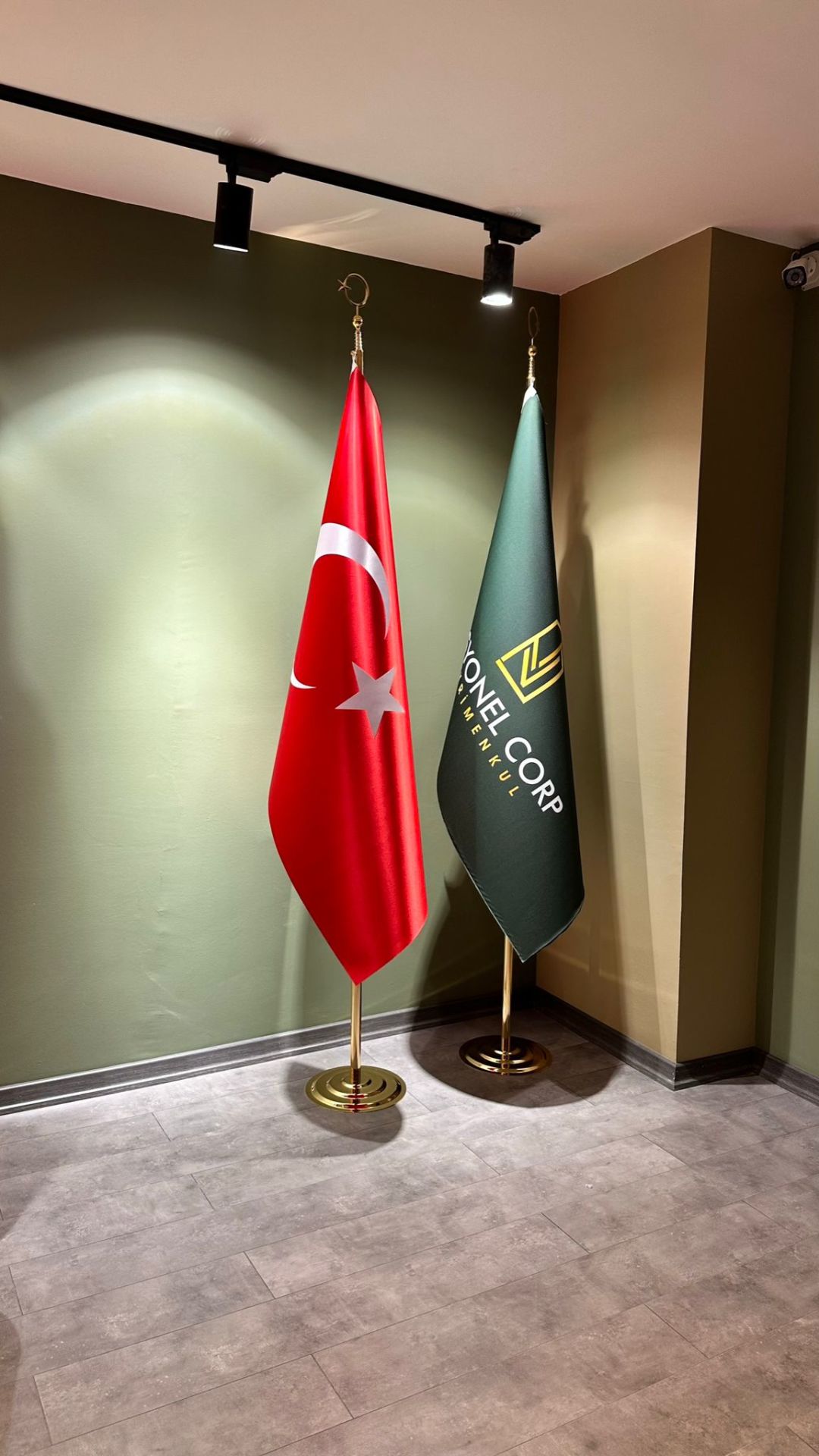 Makam Türk Bayrağı + Sarı Renk Makam Direği + Özel Makam Bayrağı